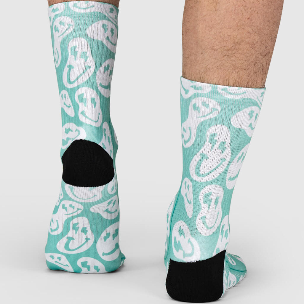 distorted-smiley-face-socks